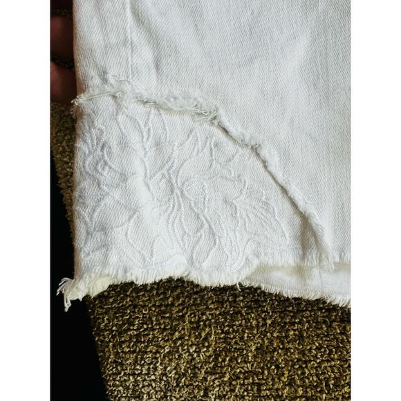 Dear John Lillie Frayed hem Cut Off Denim Jean White Embroidered Shorts Size 30 - Picture 8 of 16